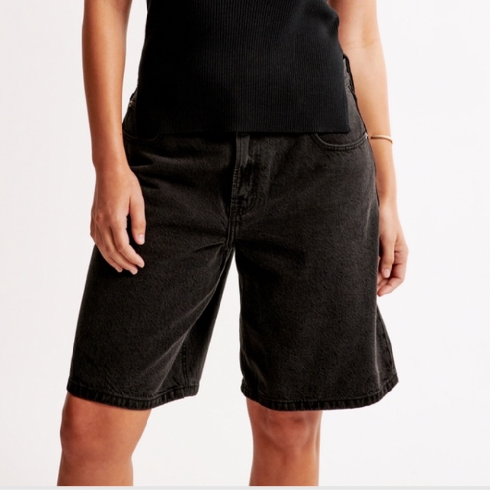 A&F curve love mid rise 10” shorts 25